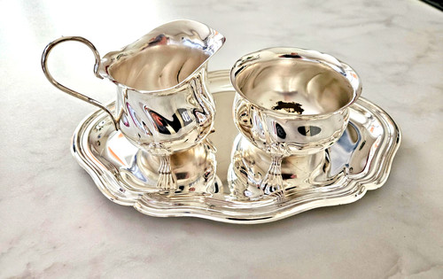 Milch und zuckerset mit - zuckerset,